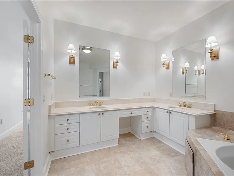 3334 Peachtree Rd NE #1902 — Photo 29
