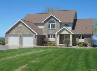 2371 Lake Rd, Ransomville, NY 14131