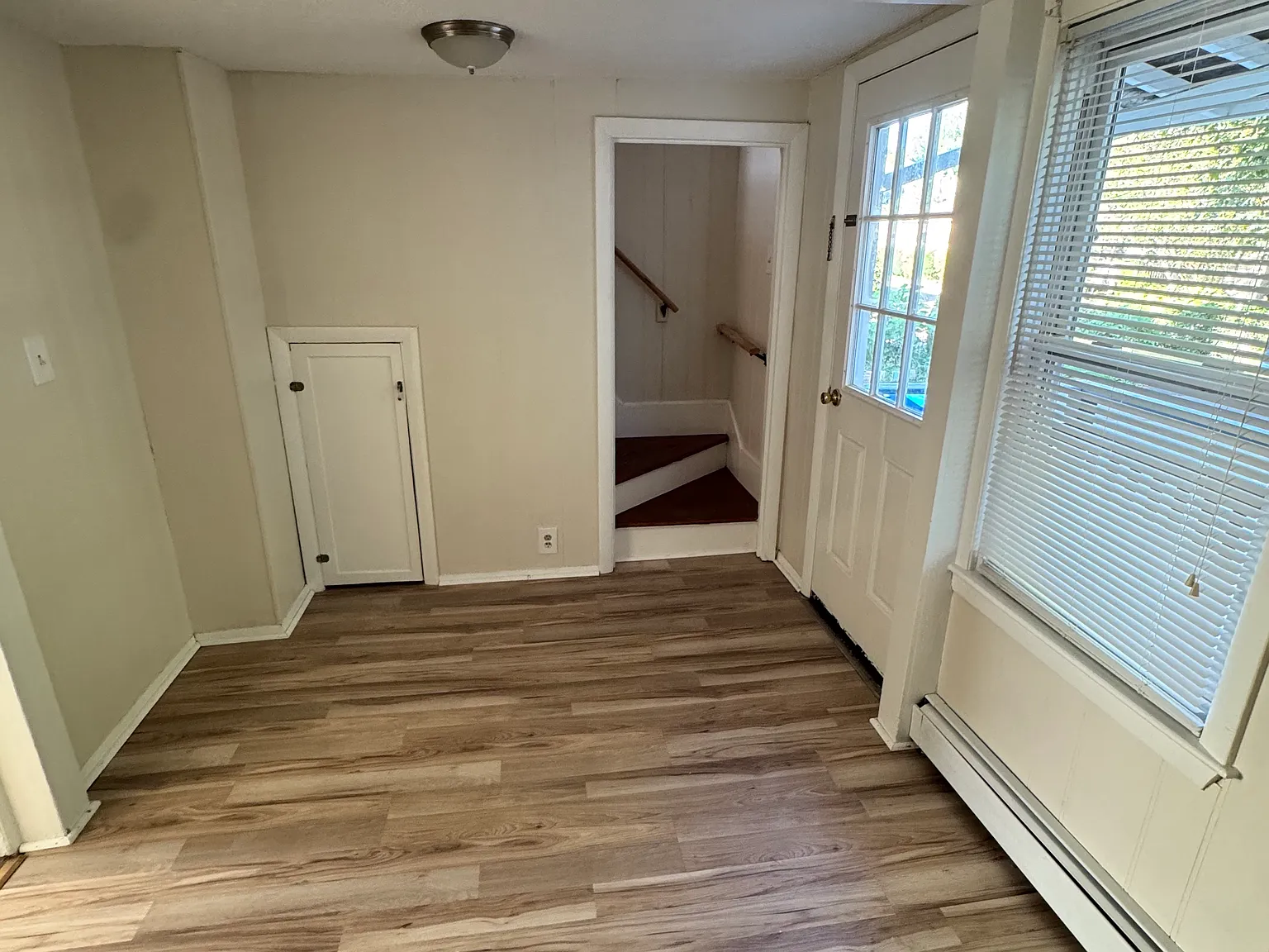 2 bed, 1050 sqft, $1,558 — Photo 1