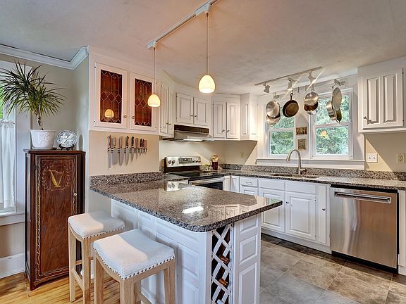 4th image of 57 Main Street