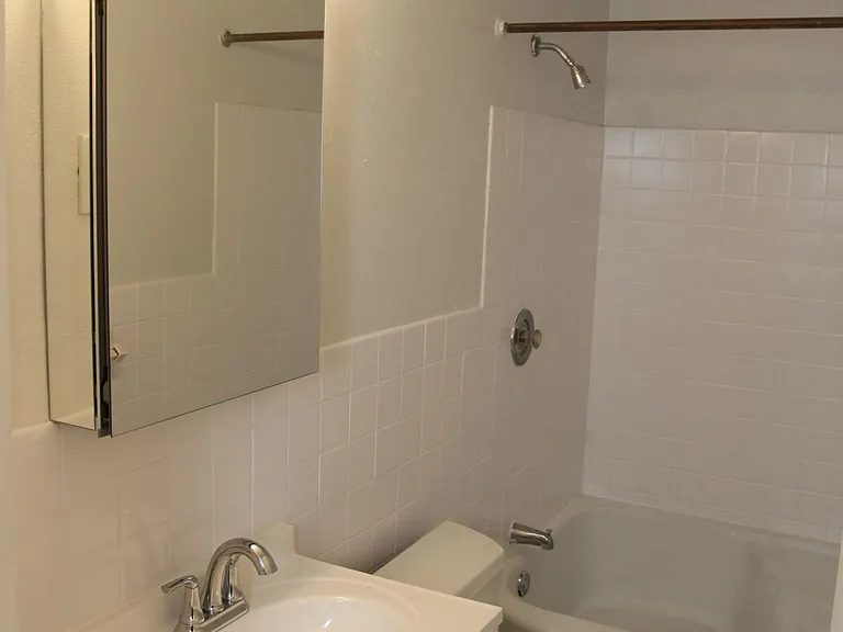 7574 Buckingham Dr #7 — Photo 11
