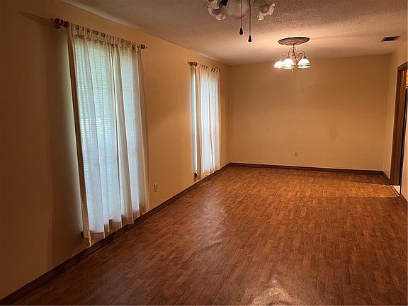 3rd image of 9827 Westward Drive