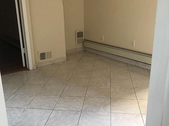 5th image of 3604 Richmond Ave #1