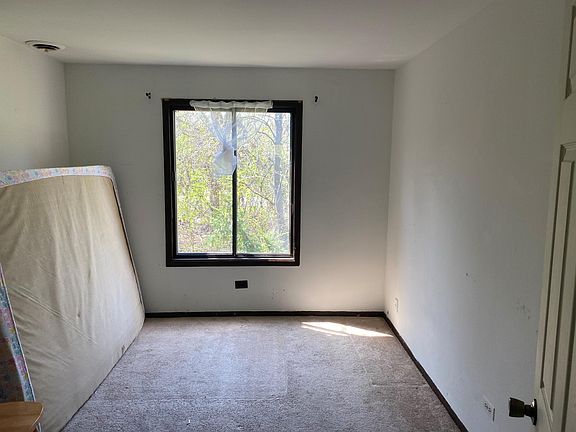5th image of 255 E Court Of Shorewood