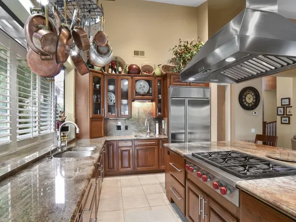 11453 Huntington Village Ln, Gold River, CA 95670