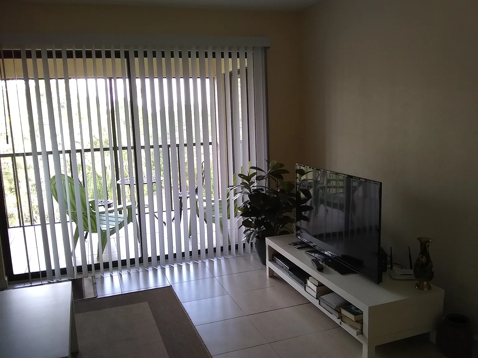 2 bed, 1274 sqft, $2,400 — Photo 4