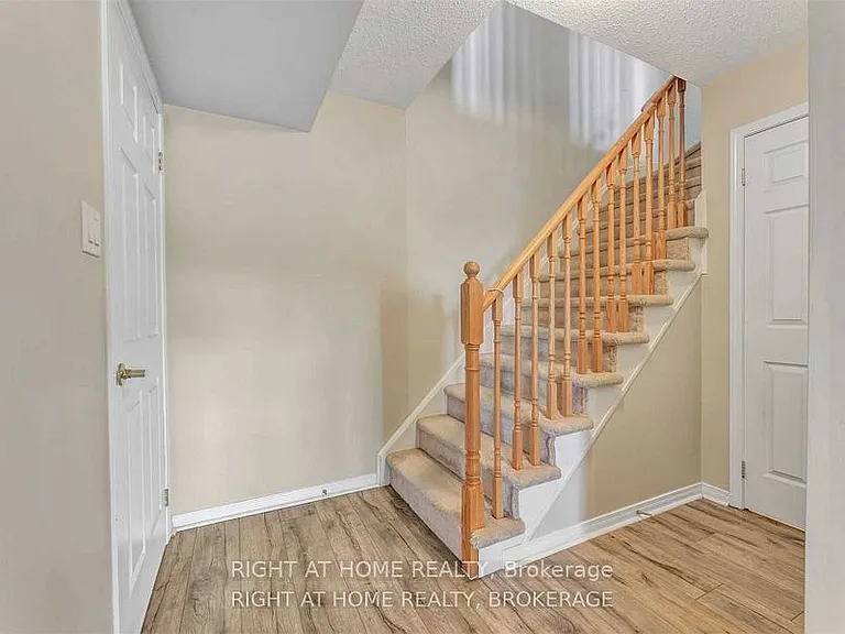 178 Kingston Rd W — Photo 11