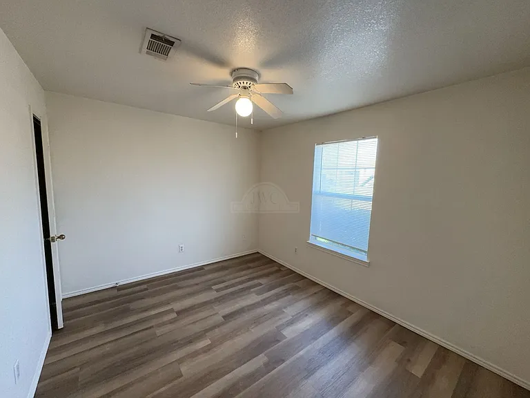 1709 Spring Rose, Killeen — Photo 12