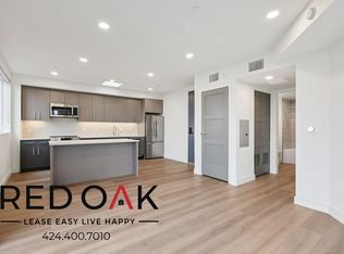 5717 Carlton Way #301, Los Angeles, CA 90028
