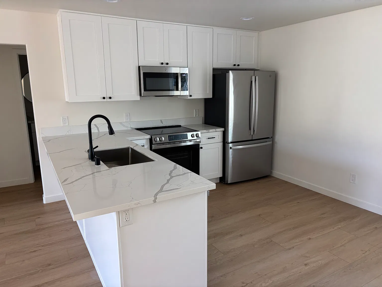 4 bed, 1197 sqft, $3,700 — Photo 3