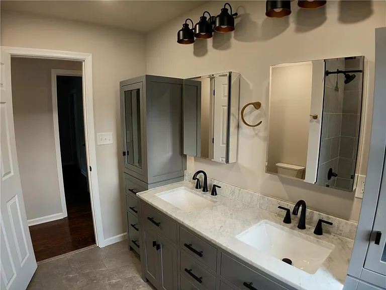 2834 Center St — Photo 20