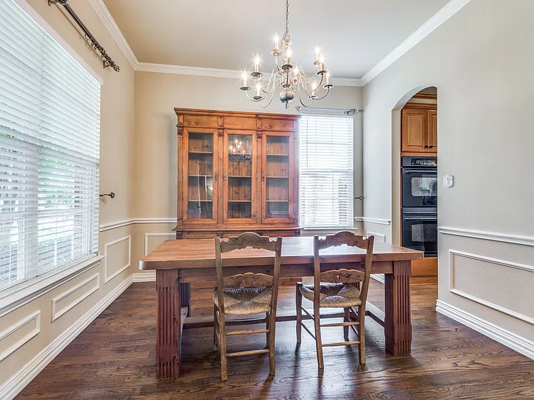 636 King Lionel Ln — Photo 11