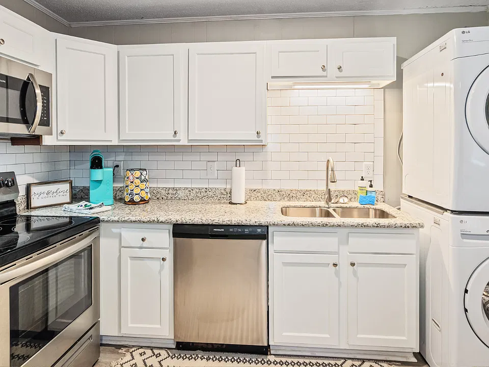 1160 Elmira St