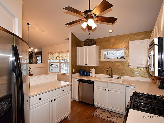 3rd image of 1357 Spencer Ln