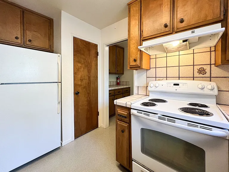 2224-2252 W Clay St — Photo 13