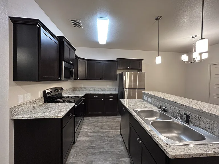 11620 Evanston Ave — Photo 3