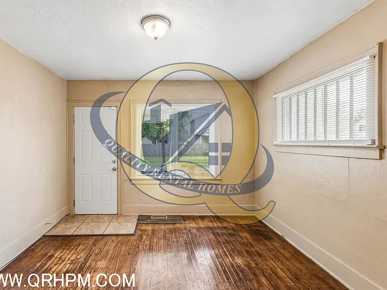1205 Pinehurst Ave — Photo 5