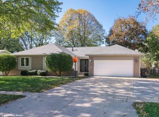4216 74th St, Urbandale, IA 50322