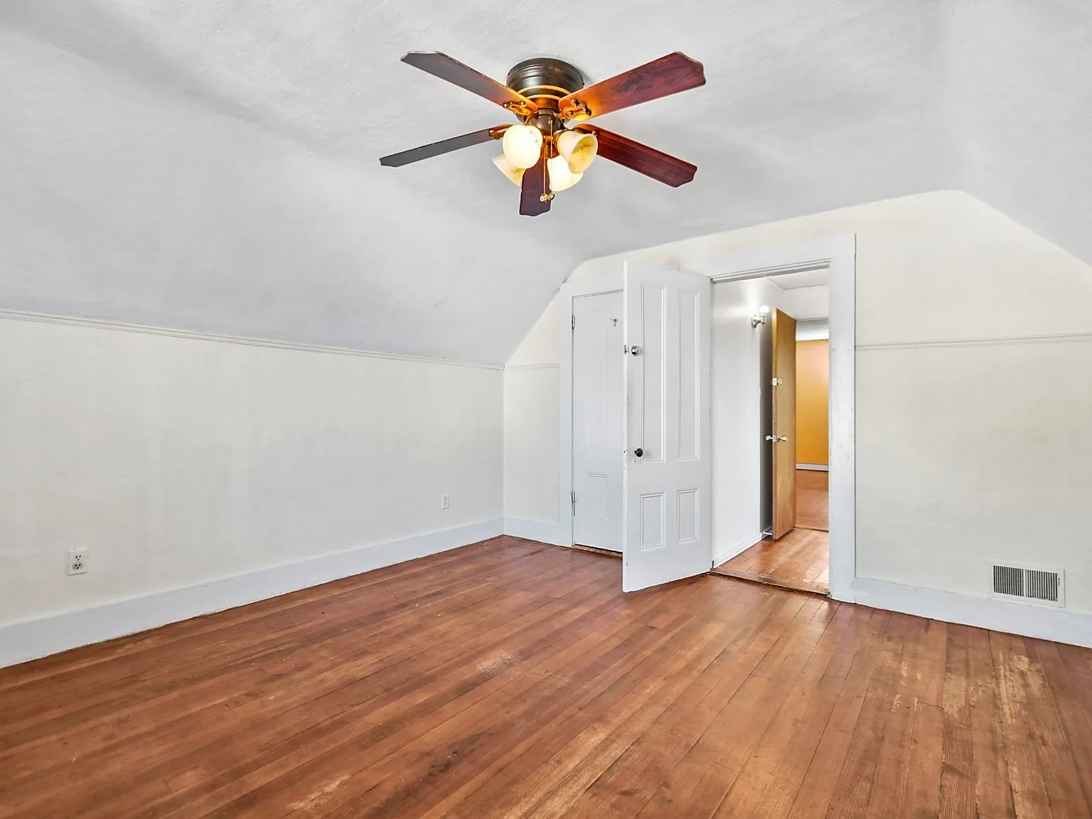 4 bed, 2000 sqft, $3,500 — Photo 4