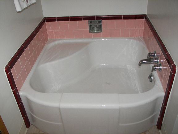 tub and seperate shower in main bath