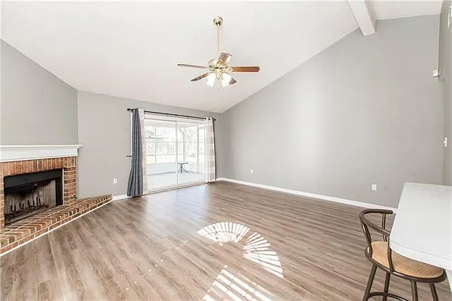 119 Larchwood Dr — Photo 12