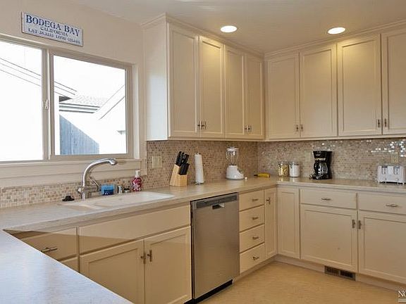 5th image of 21054 Heron Dr