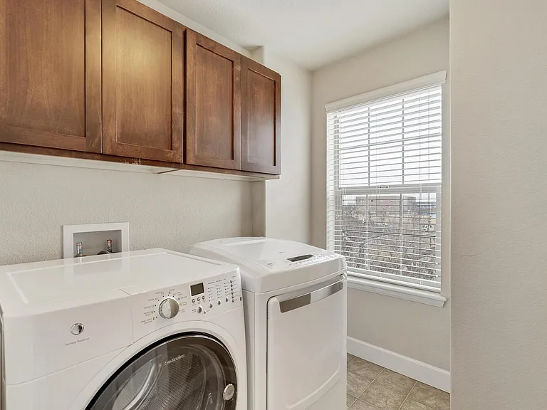 3230 Spruce St — Photo 24