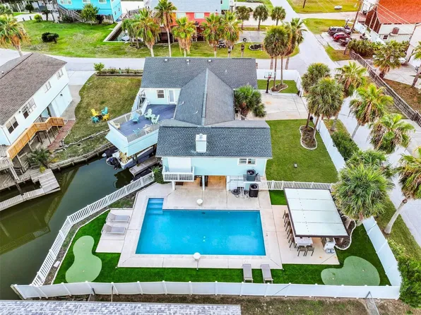 22113 Lampasas Dr, Galveston, TX 77554