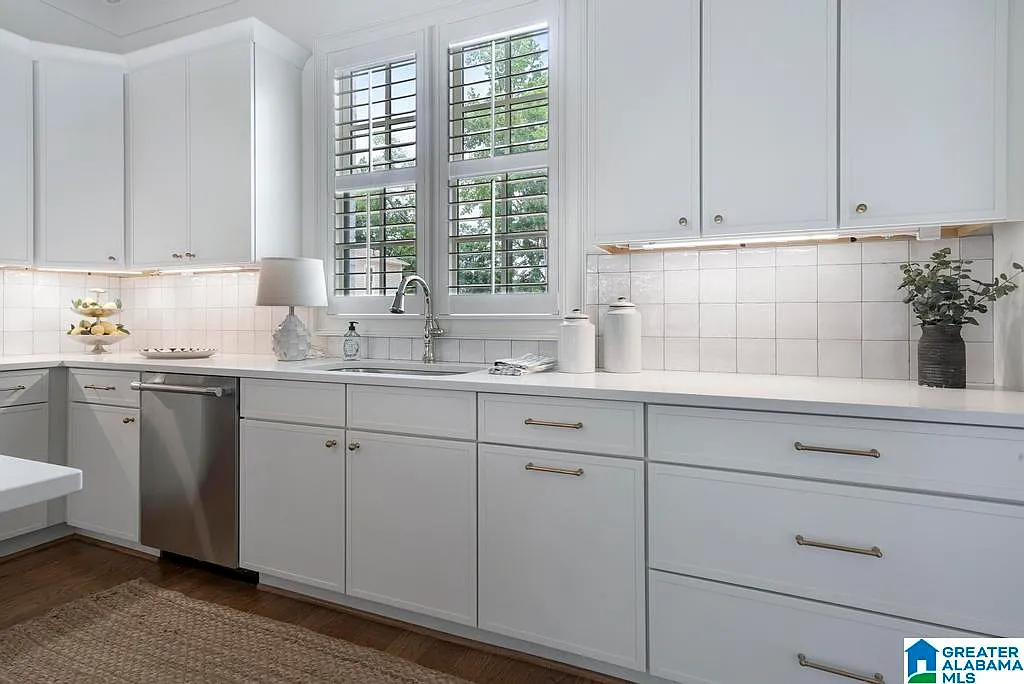 4 bed, 3.5 bath, $3,800 — Photo 4