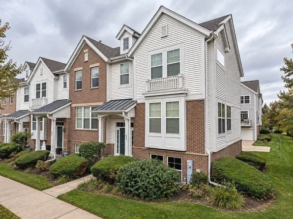65 Veneto Ct, Streamwood, IL 60107