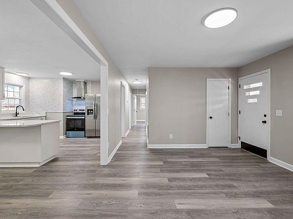 5th image of 42 S 2nd St