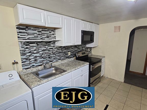 3rd image of 16-18 Inglewood Ter #2