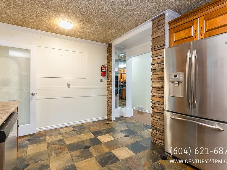 2088 Majestic Cres #UPPER — Photo 5