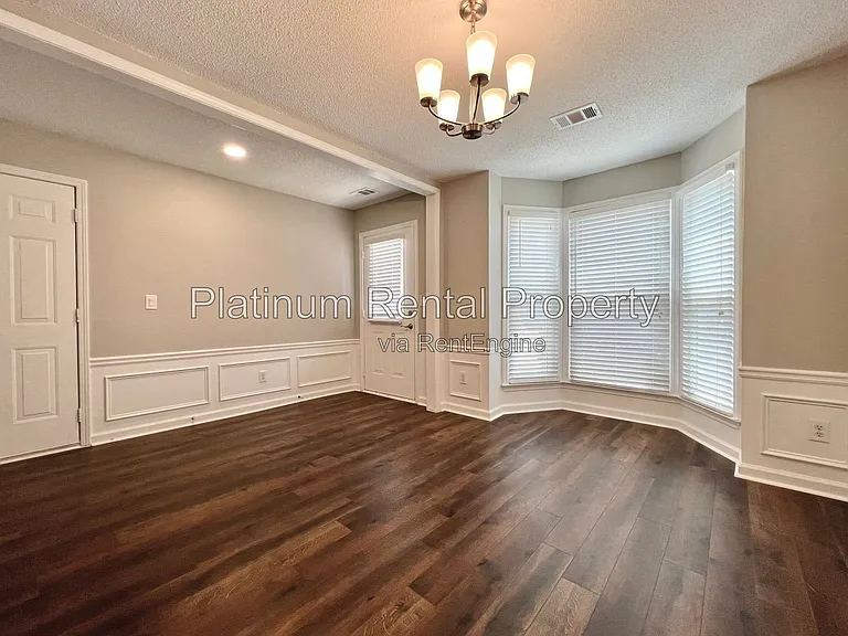 2813 Priestcliff Dr SE — Photo 5