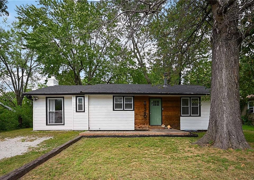 1st image of 360 S Peculiar Dr