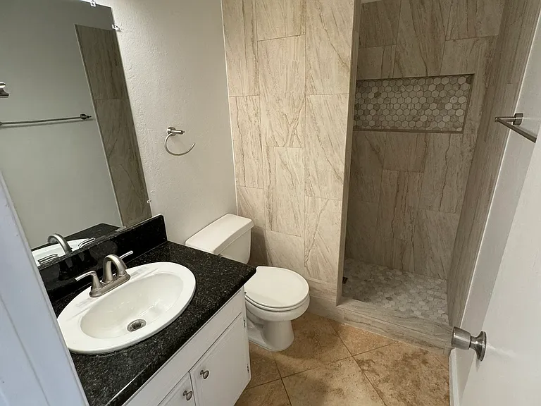 Channel View Apartments — Photo 22