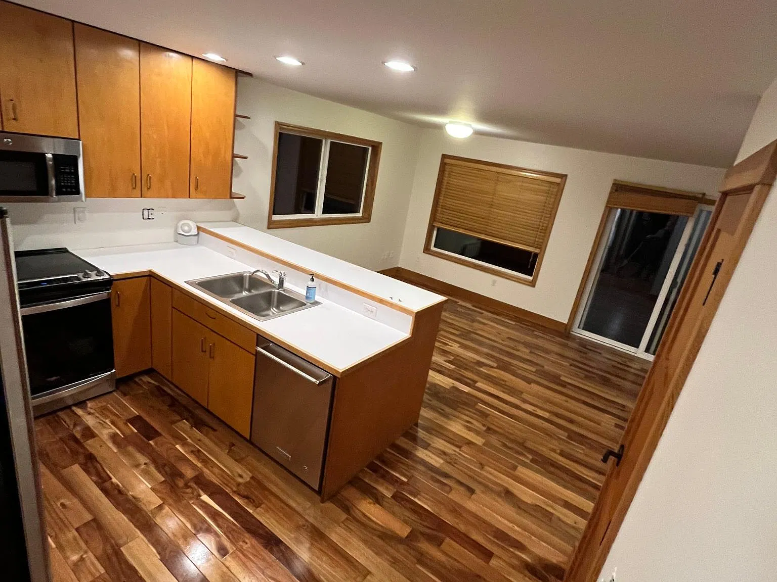 1 bed, 850 sqft, $2,295 — Photo 4