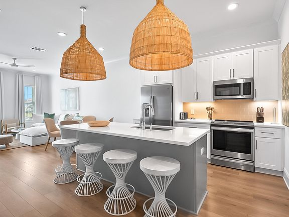 5th image of 70 Marthas Ln #2-204