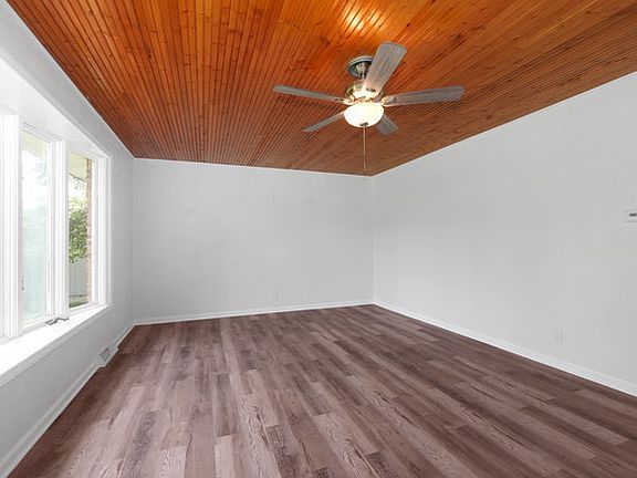 3rd image of 23517 W Gagne Ln