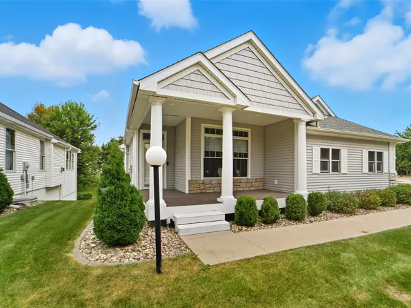 7982 Wistful Vista Dr, West Des Moines, IA 50266