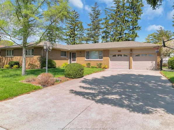 2930 Curry Ave, Windsor, ON N9E 2T1
