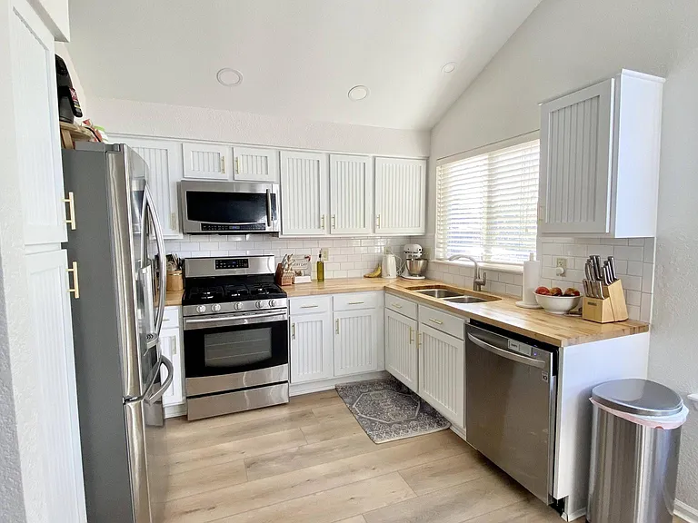 9241 Weeping Willow Ct — Photo 4