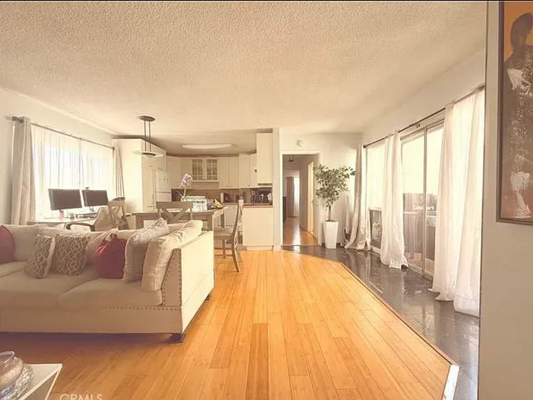 5300 Fairview Blvd #19 — Photo 2