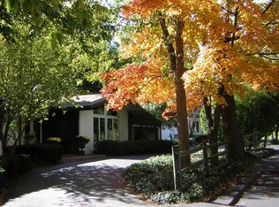 810 Nassau Ln, Geneva, IL 60134
