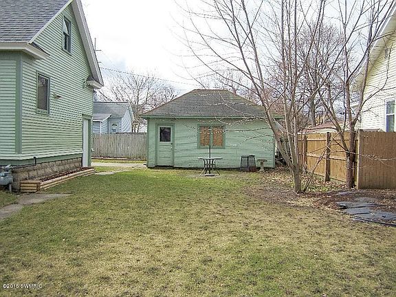 4th image of 436 Pine Ave