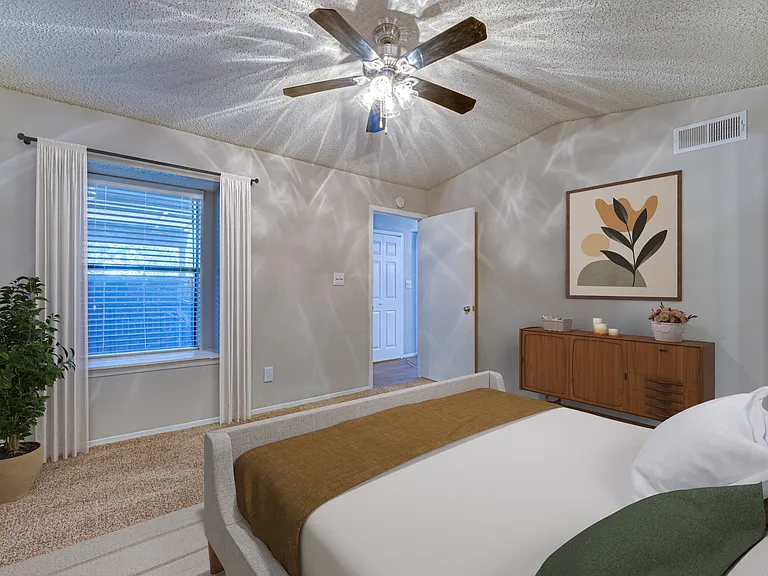Indian Creek Apartments — Photo 61