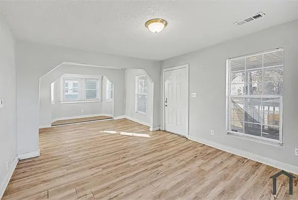 7237 Wabash Ave — Photo 5