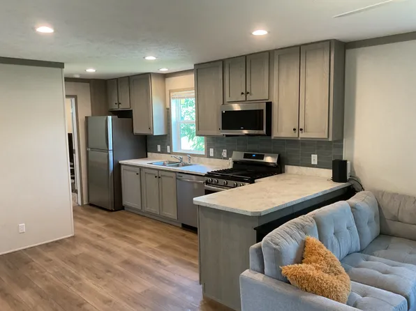 217 Parklane #149, Galesburg, MI 49053