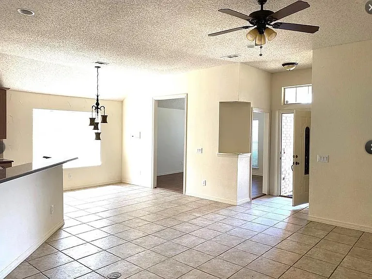 10079 Cambridge Dr — Photo 8