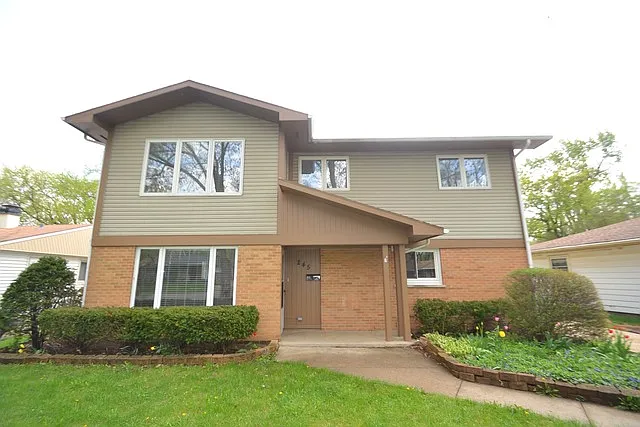 1444 N Hickory Ave photo 1